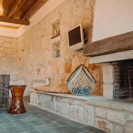 Rastoni Villas Pensiune Afytos